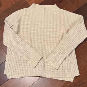 Vince 🎉HP🎉🎈ribbed funnel neck yak and wool sweater, side slit, longer in back